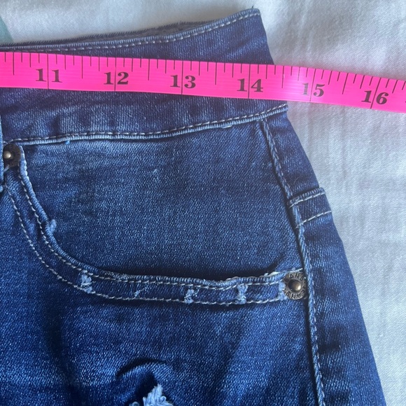 Distressed Blue Denim Women’s Shorts, Size Medium - Picture 5 of 10